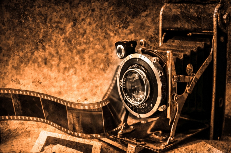 photographe-LE VAL-min_light-wood-night-camera-photography-vintage-1245236-pxhere.com